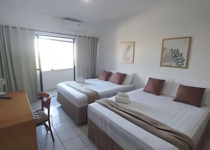 Apartamento Na Praia Do Meio | Piscina E Garagem | Proximo Ao Centro