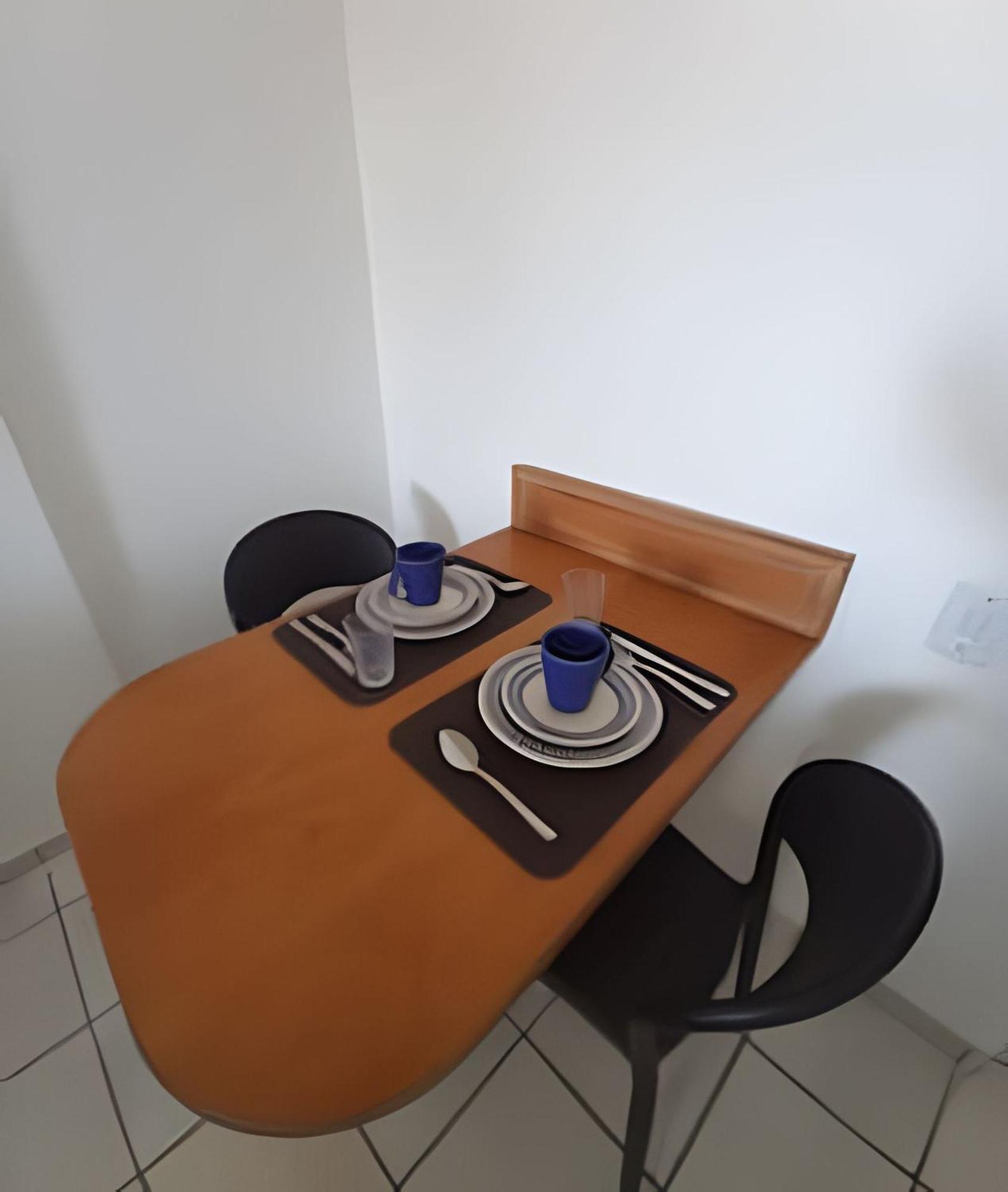 Na Do Meio | Piscina E Garagem | Proximo Ao Centro *