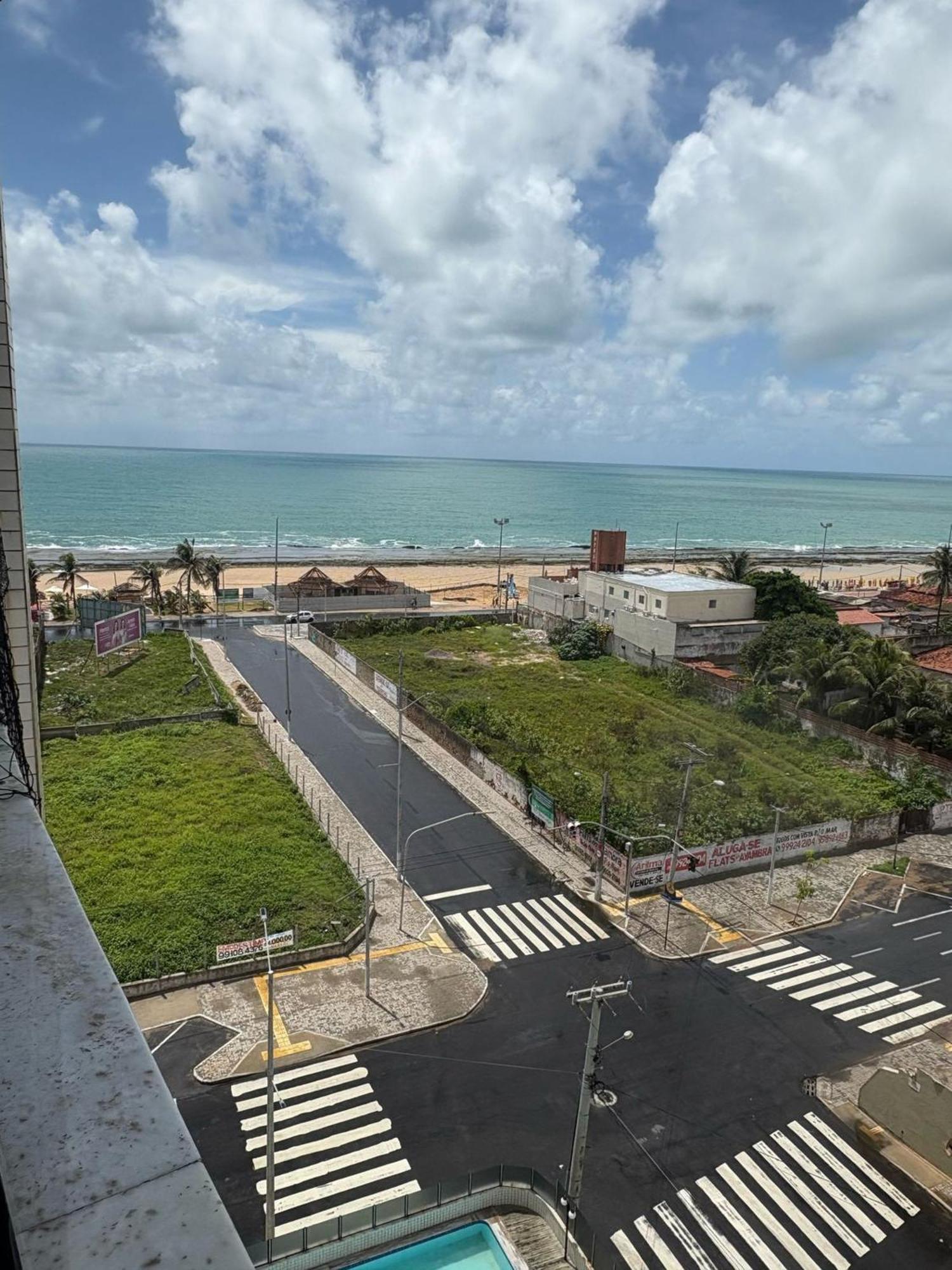 Na Do Meio | Piscina E Garagem | Proximo Ao Centro * Natal