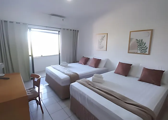 Apartamento Na Praia Do Meio | Piscina E Garagem | Proximo Ao Centro